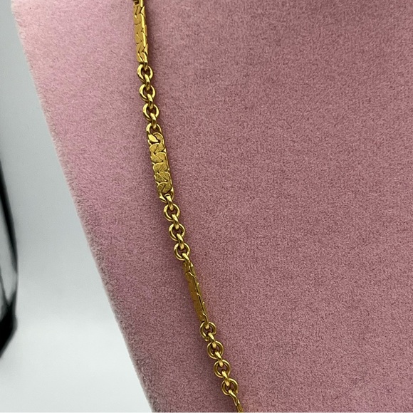 Vintage unique Classic Gold tone Chain Necklace - Picture 4 of 6